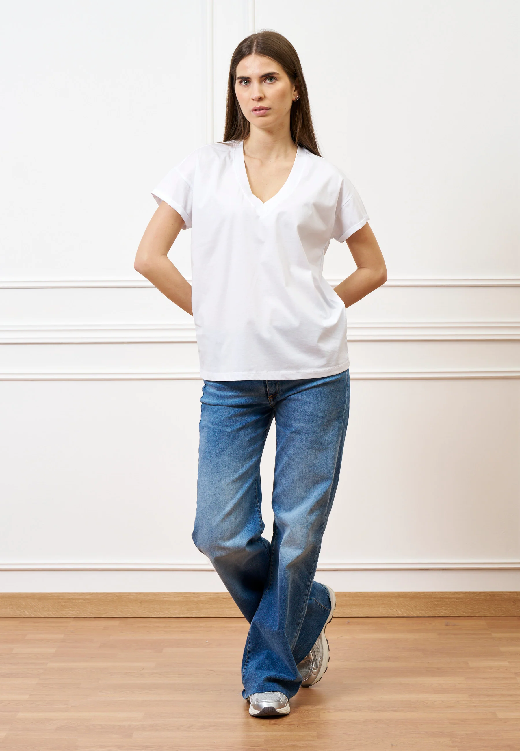 T-shirt over scollo a v - BIANCO - Image 4