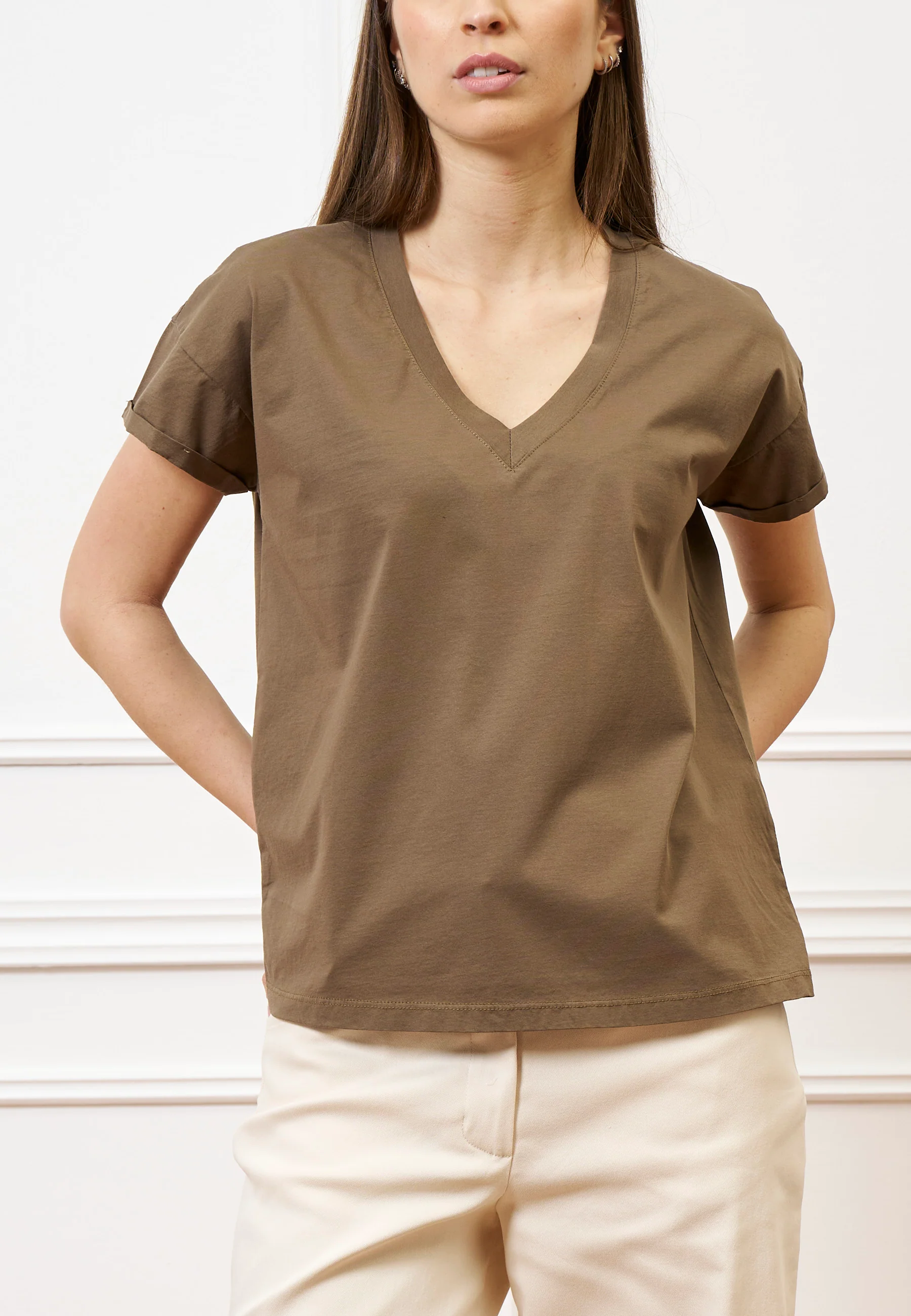 T-shirt over scollo a v - NOCCIOLA