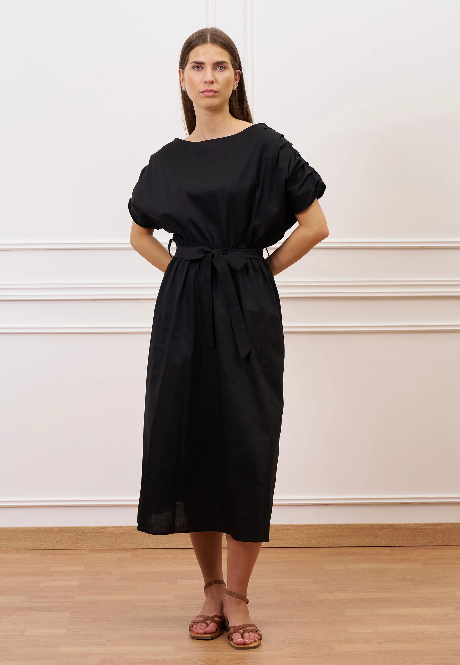 Vestito lungo con maniche arricciate - NERO - Image 3